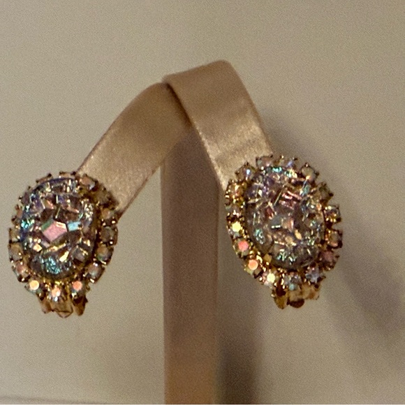 VINTAGE EARRINGS AB CRYSTAL AURORA BOREALIS CLIPS GOLD TONE SETTING ICE CENTER - Picture 4 of 7